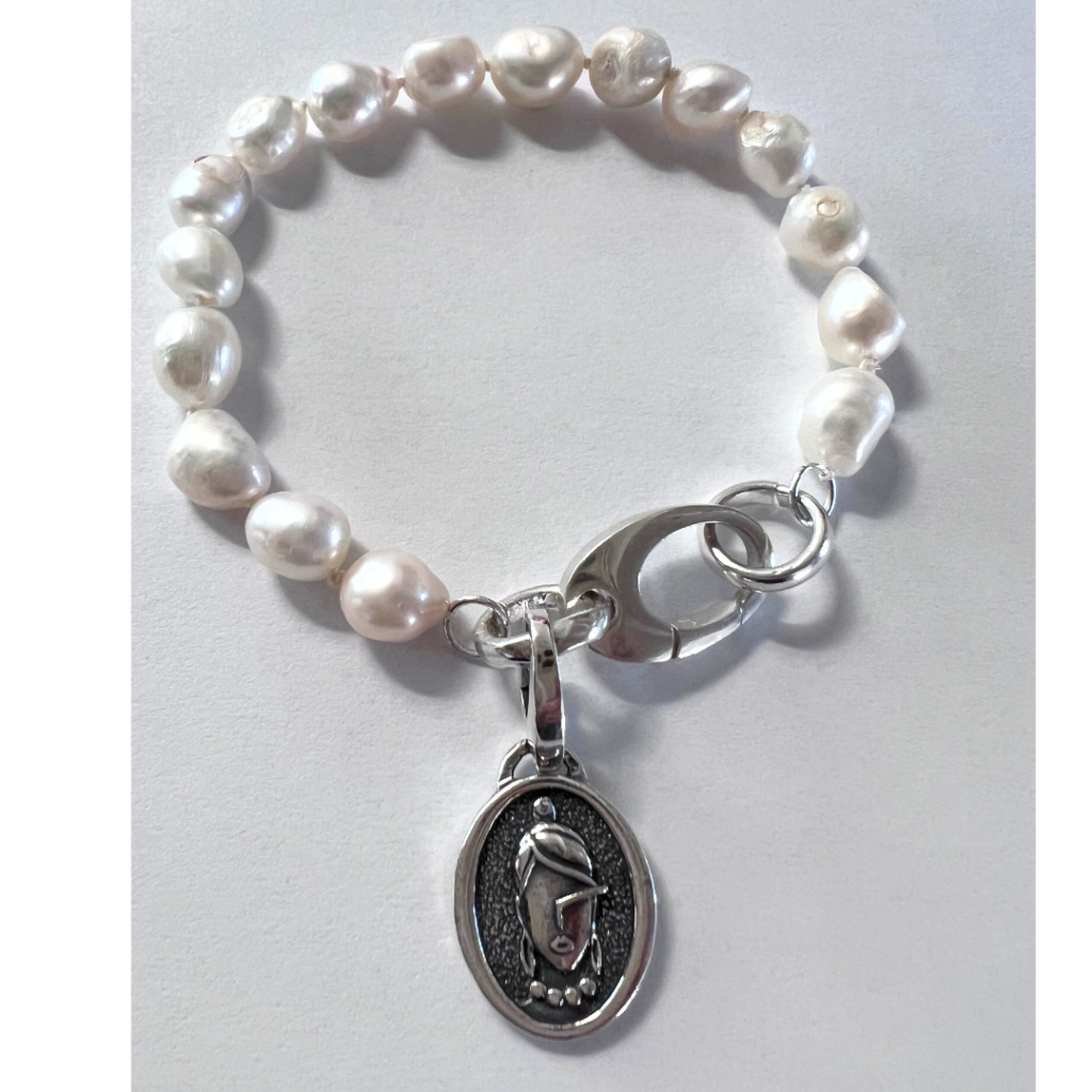 akarama phoenix foundation pearl bracelet